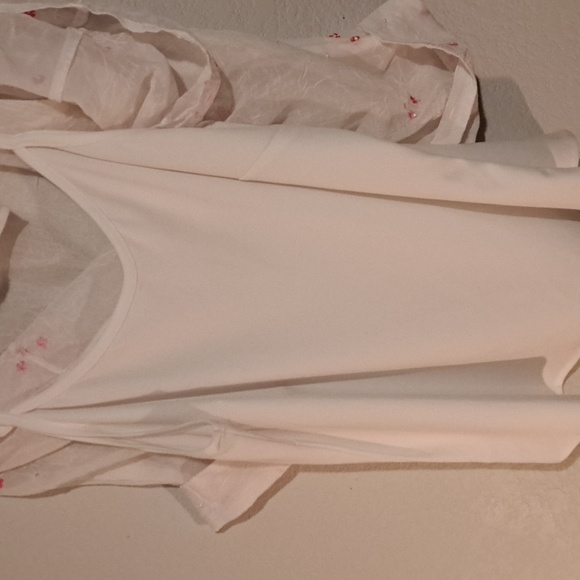 Dressbarn sheer blouse with attached tank. Delicate flower and embellishments - Picture 6 of 8